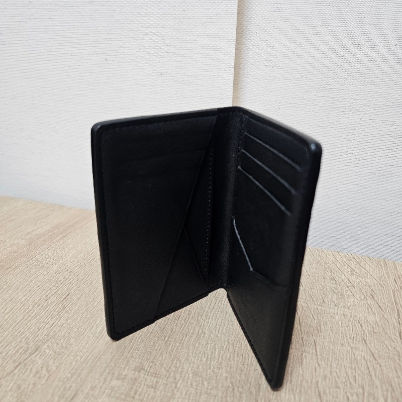 [甜甜價出❣️全皮好質感]  LV黑牛皮壓紋對開卡夾-2