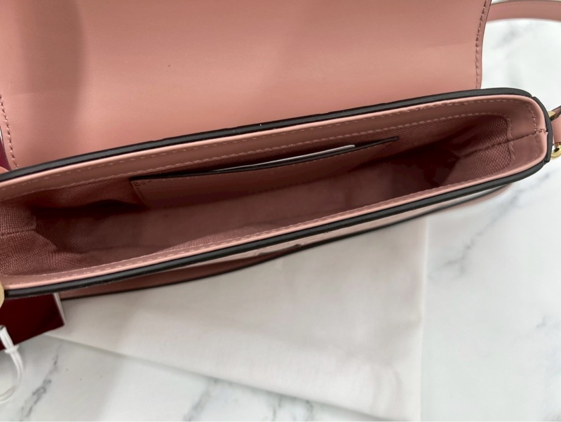 GUCCI 古馳 GG Logo 淡金釦信封造型斜背包-2