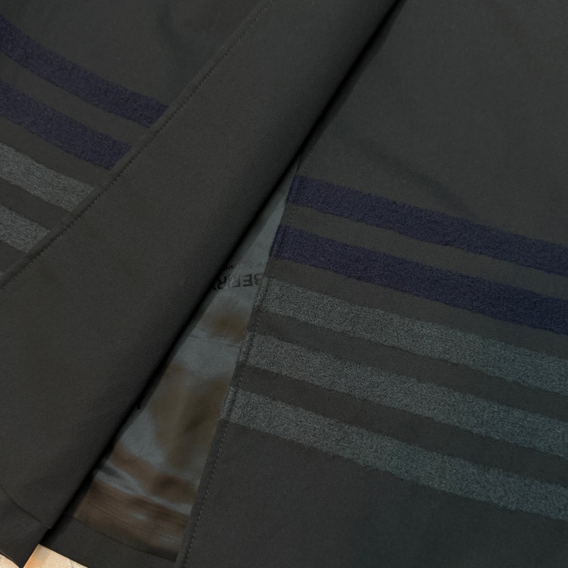 BURBERRY英國黑色條紋裝飾風衣UK4-11