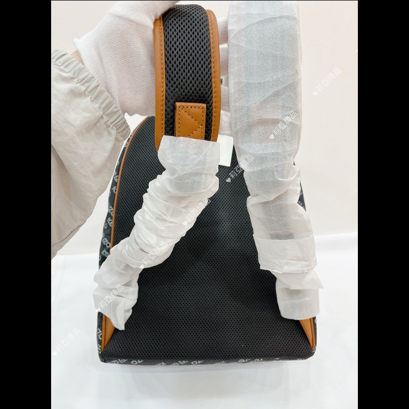 莉亞精品♡Kenzo 滿印logo後背包 全新品-10