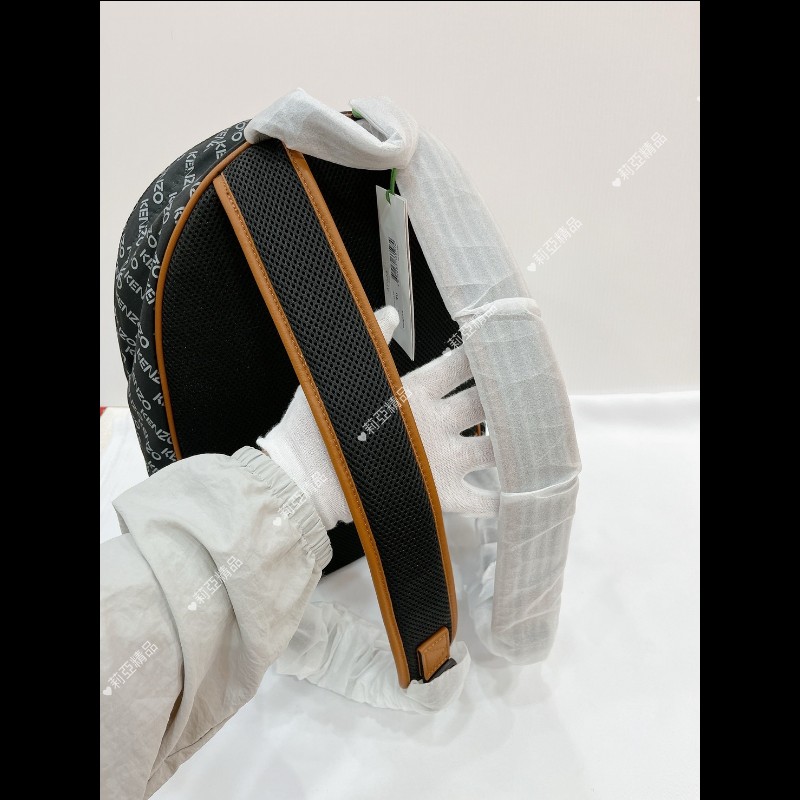 莉亞精品♡Kenzo 滿印logo後背包 全新品-11
