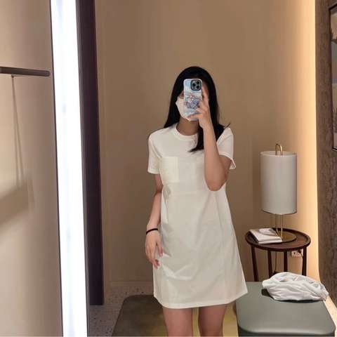 現貨🍊 Hermes 女裝 白色 經典 Tshirt Straight embroidered pocket dress tee tshirt (size 38)