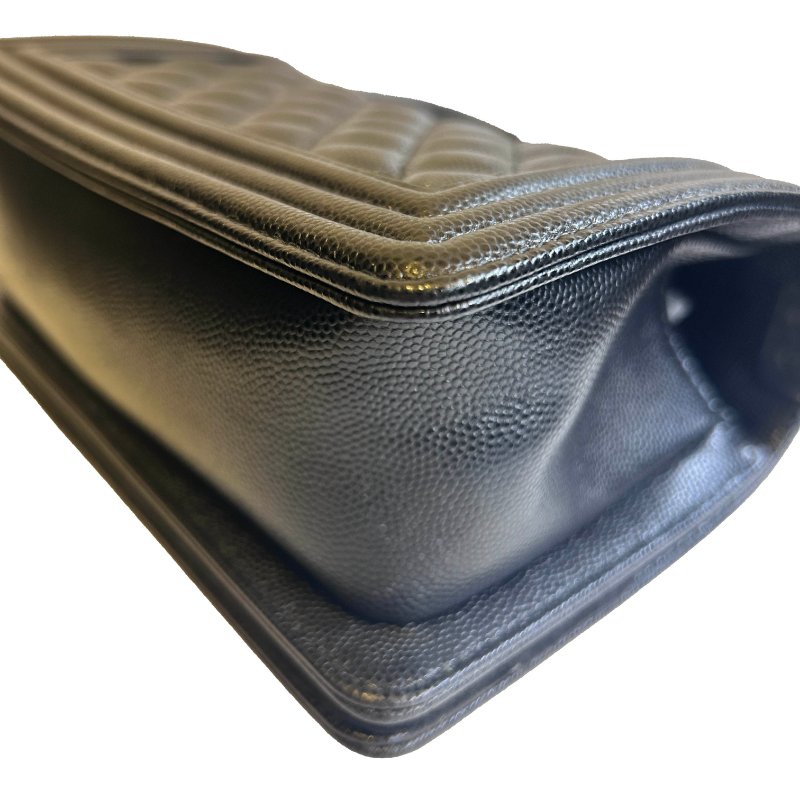 CHANEL黑色荔枝皮銀扣BOY兩用包-3