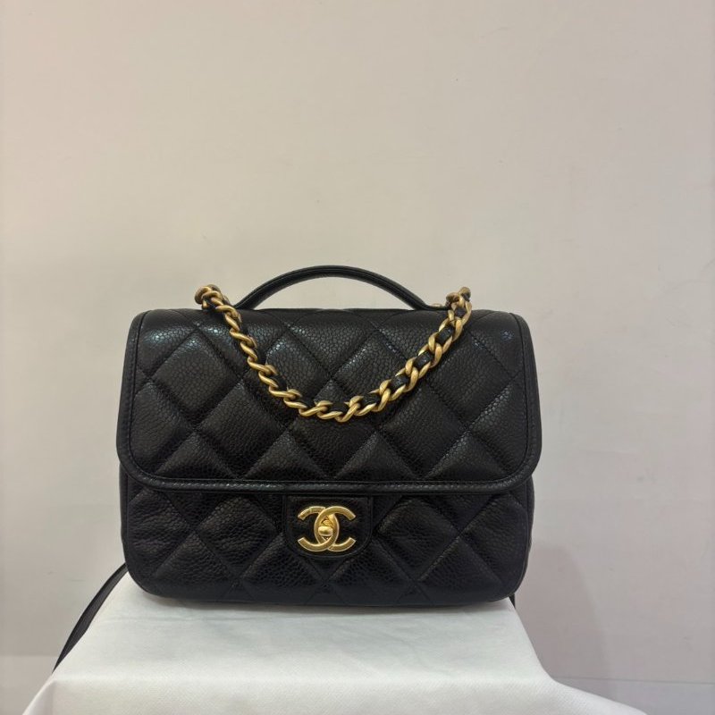 CHANEL黑荔枝牛皮金釦掀蓋後背包-0