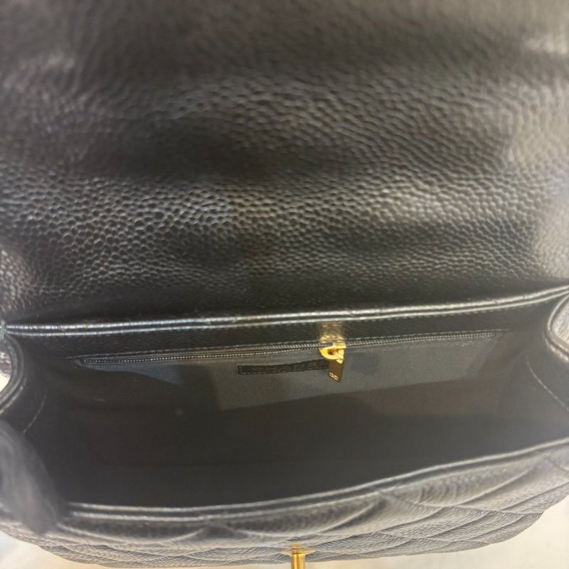 CHANEL黑荔枝牛皮金釦掀蓋後背包-9