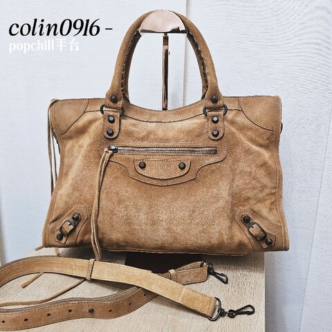 [秋冬超好搭時尚款😳] Balenciaga駝色麂皮霧黑釦手提斜背機車包