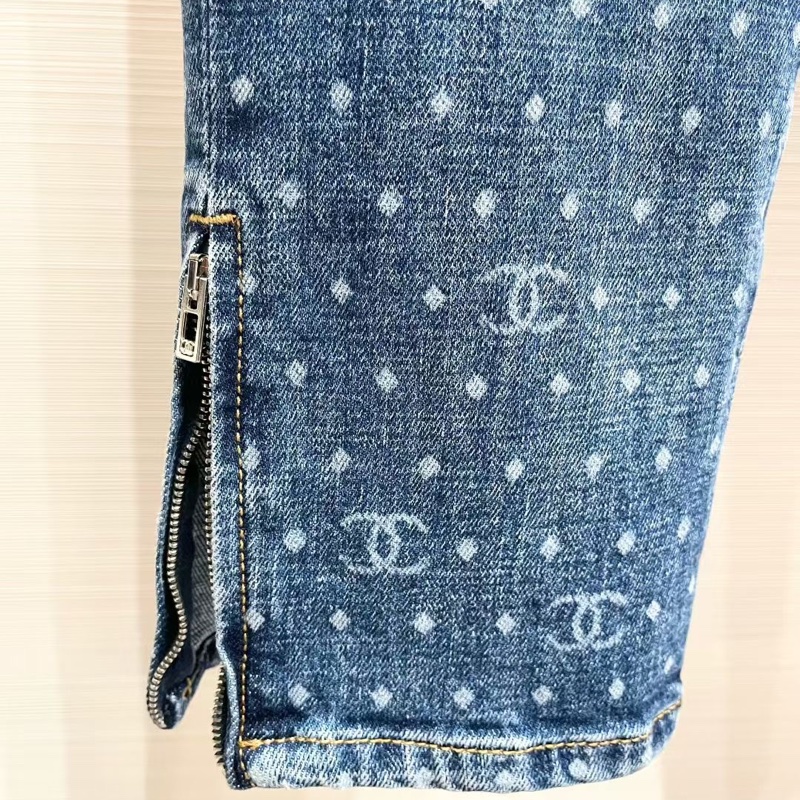 Chanel Jeans-4