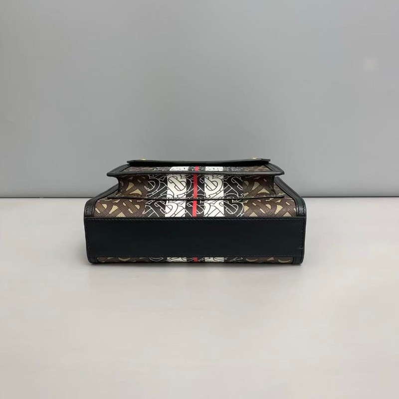 Burberry Pocket小號tb印花口袋包-5