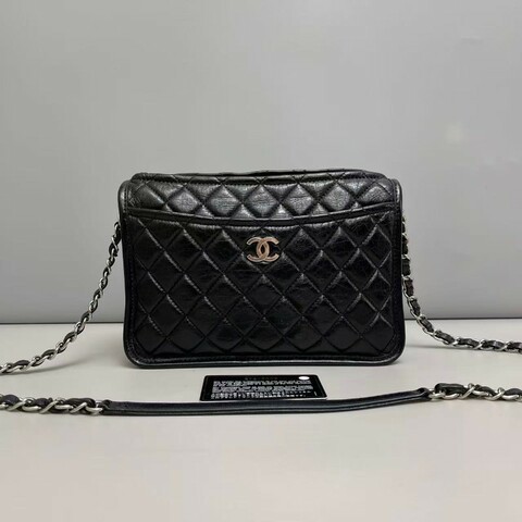 CHANEL 黑銀油蠟皮菱格紋相機包