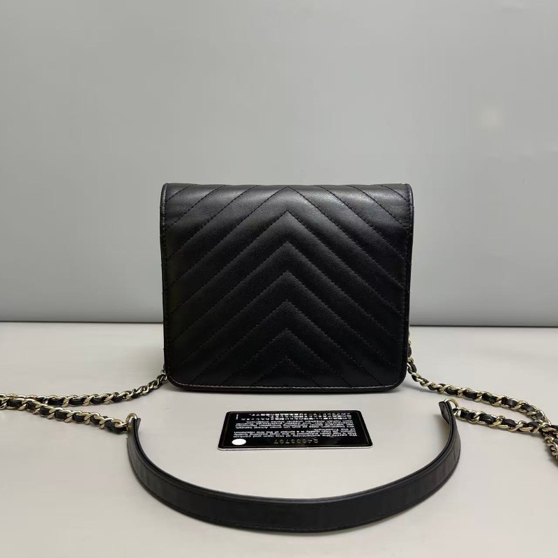 Chanel 黑金全皮V紋雙層woc鏈條包-1