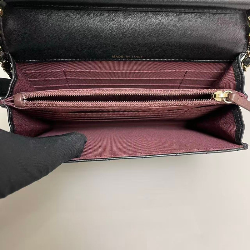 Chanel 黑金全皮V紋雙層woc鏈條包-8