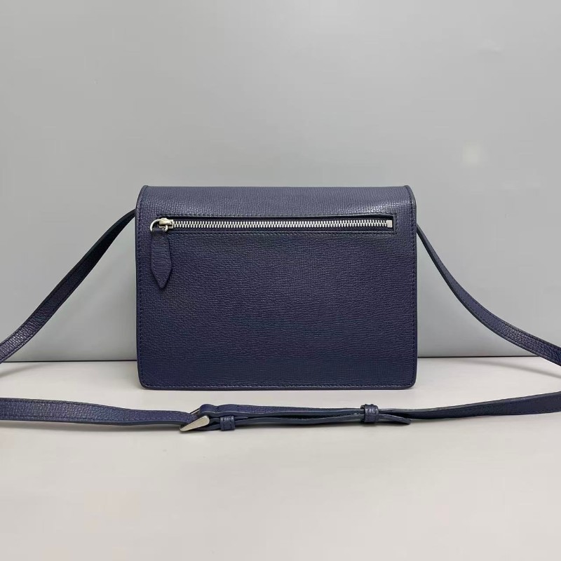 Burberry Macken藍色牛皮格紋郵差包-1