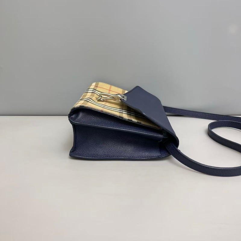 Burberry Macken藍色牛皮格紋郵差包-4