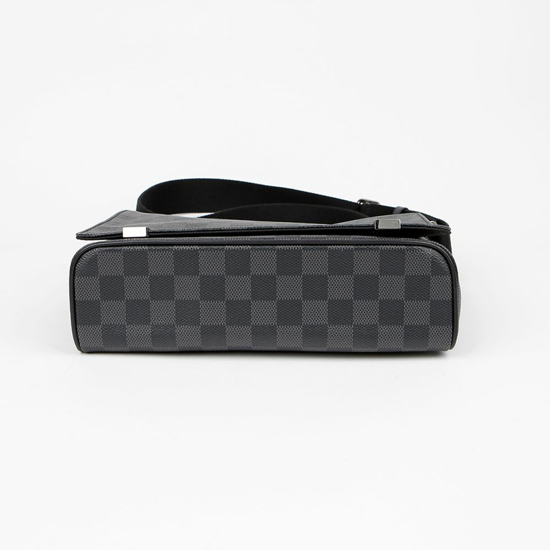 LOUIS VUITTON N41028 區 PM 單肩斜背包-7