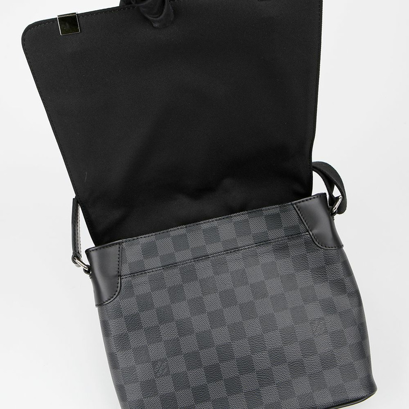 LOUIS VUITTON N41028 區 PM 單肩斜背包-9