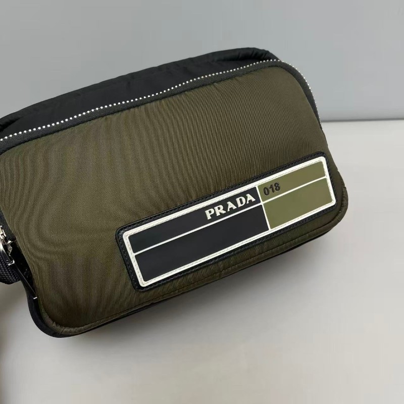Prada 男士秀款機能大口袋郵差包-2