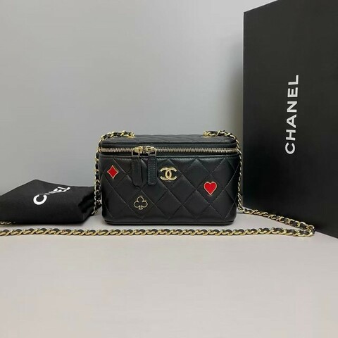 Chanel 黑金菱格全皮金屬徽章化妝包 晶片款