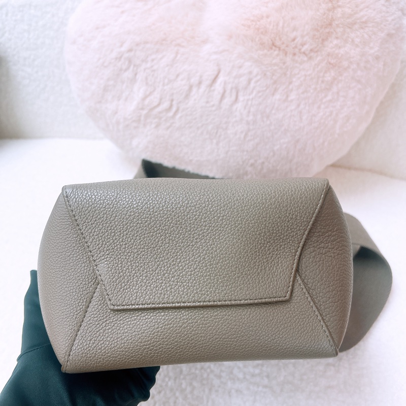 Celine sangle 小號大象灰水桶包-1