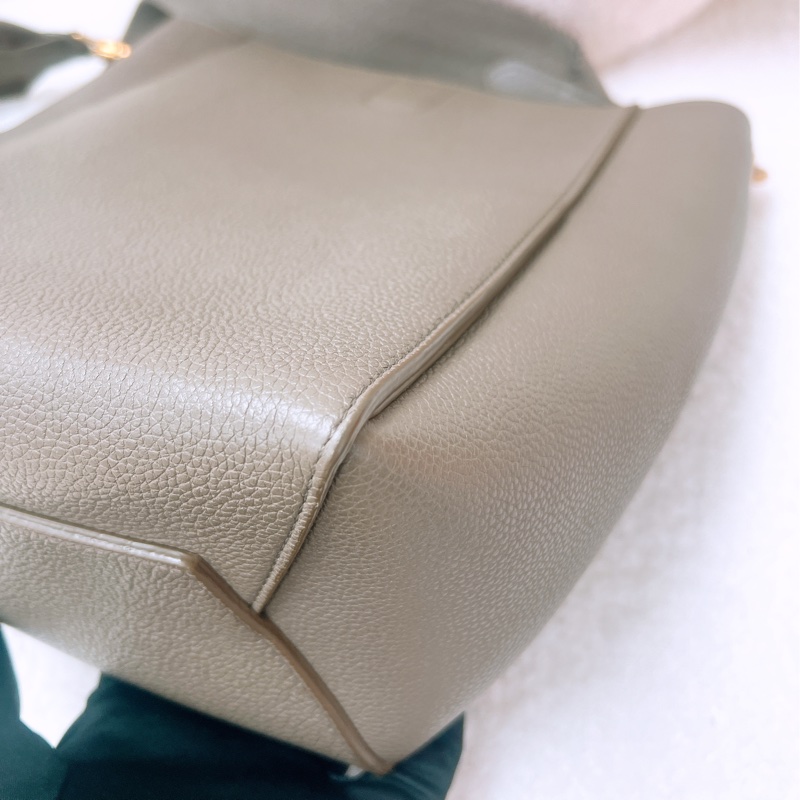 Celine sangle 小號大象灰水桶包-4