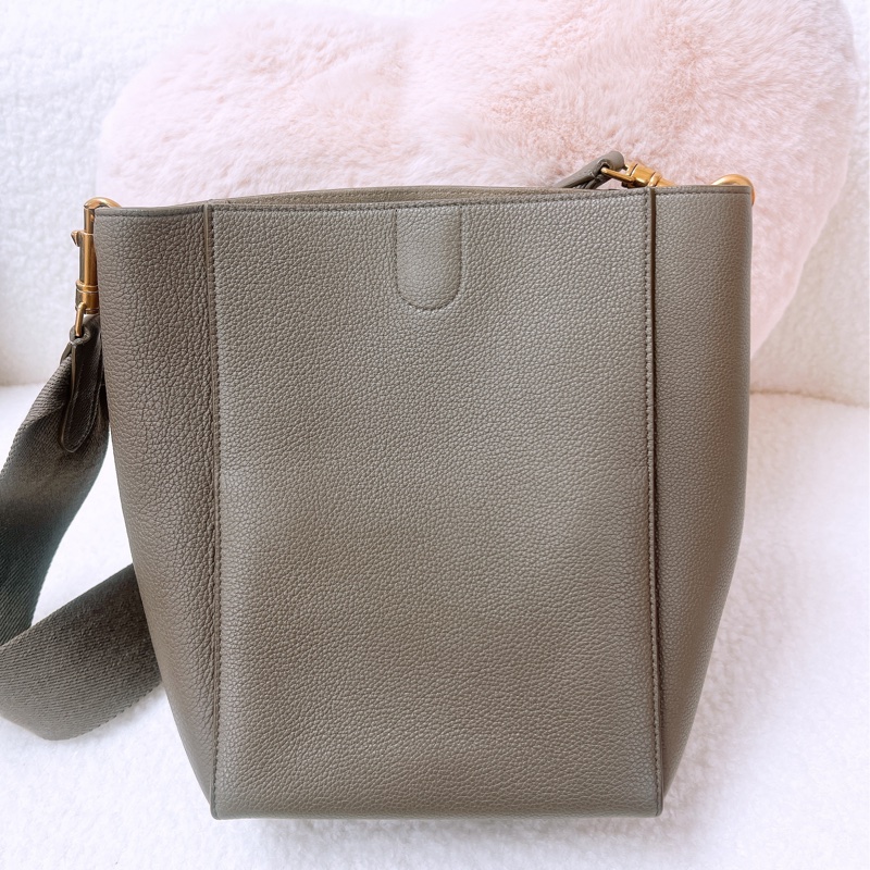 Celine sangle 小號大象灰水桶包-6