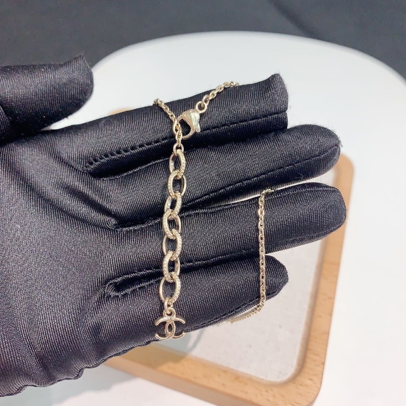 Chanel香奈兒21a手工坊系列香水瓶項鍊 黑色琺瑯稜形水鑽項鍊-3