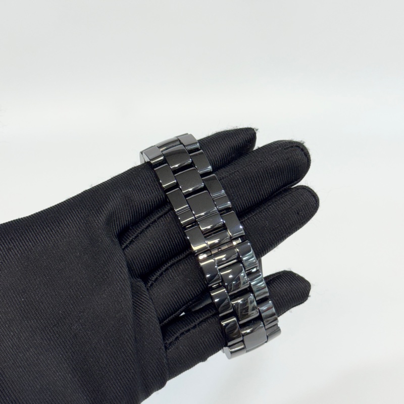 Chanel黑色12點鑽J12陶瓷腕錶38mm H5702-5
