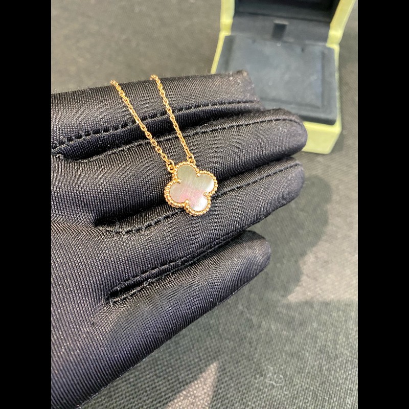 VCA/梵克雅寶中號玫瑰金灰貝母項鍊-6