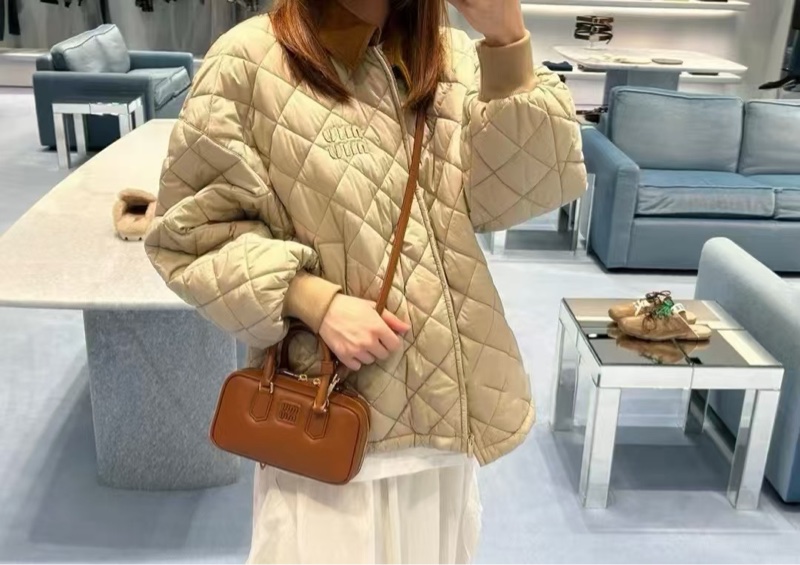 促銷品 Miu Miu Arcadie  迷你 手提袋 乾邑色-4