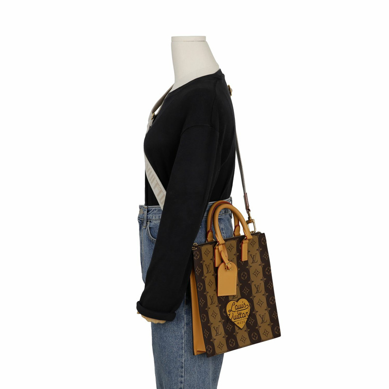 LOUIS VUITTON M45969 Nigo Sac Plam 斜背手提包-9