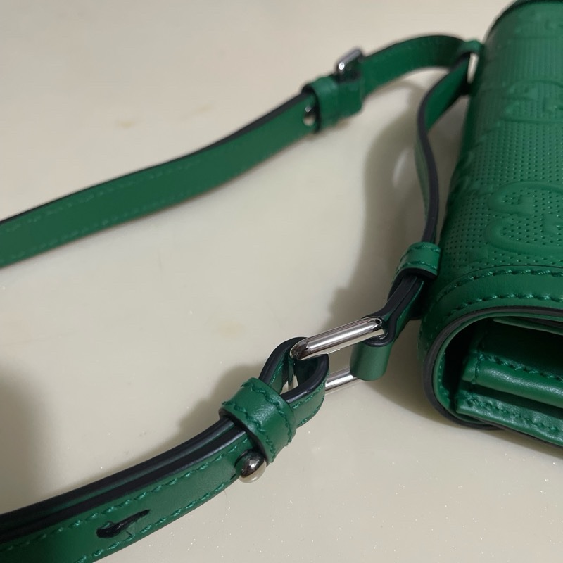 Gucci 625782 1W3AN GG壓印郵差手提袋-4