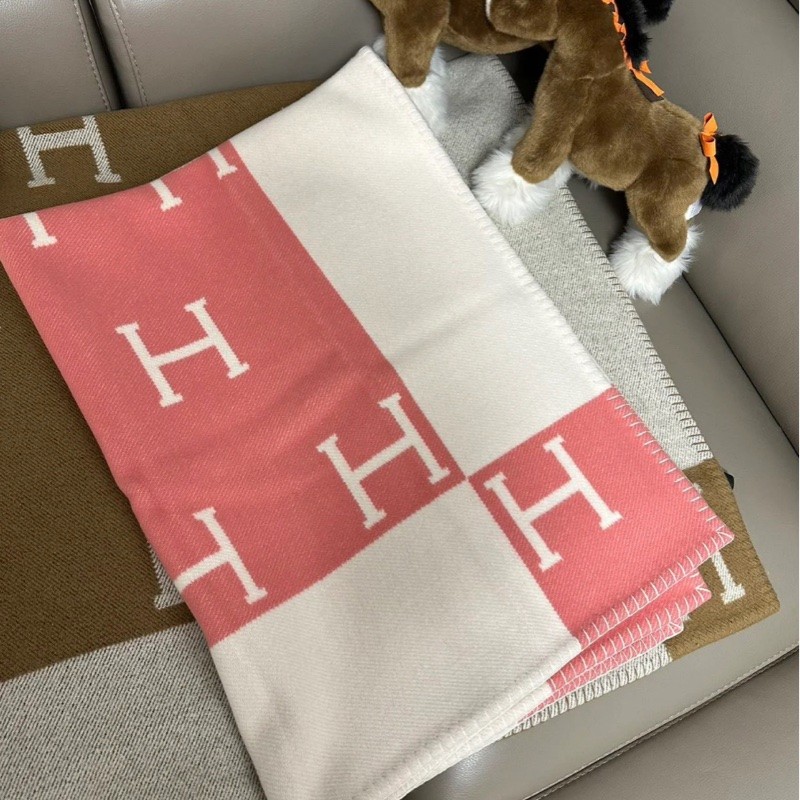 25年購證/🌟全新未使用🌟原價4萬2 愛馬仕 Avalon嬰兒毛毯

中榛子色 / 白色-4