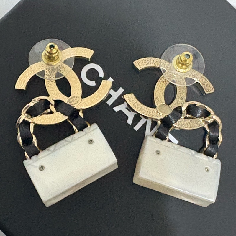 CHANEL 秀款包包耳環-1