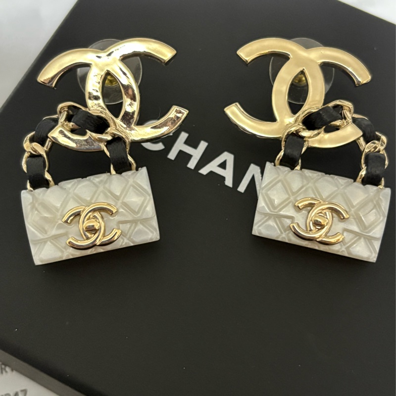 CHANEL 秀款包包耳環-6