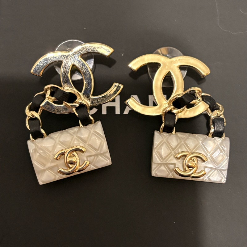 CHANEL 秀款包包耳環-9