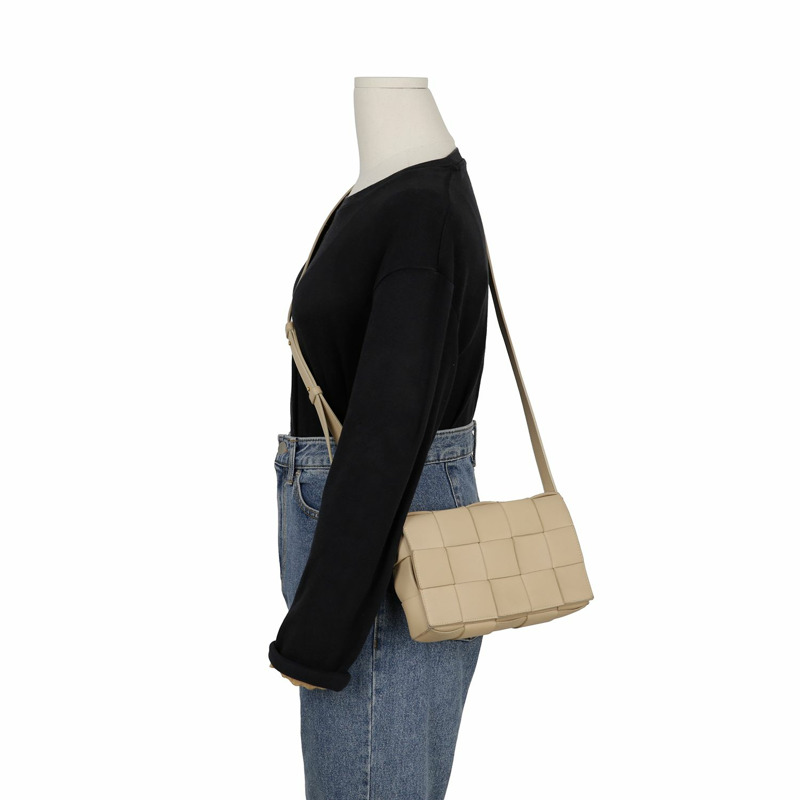 BOTTEGA VENETA 578004 卡附單肩斜背包-14