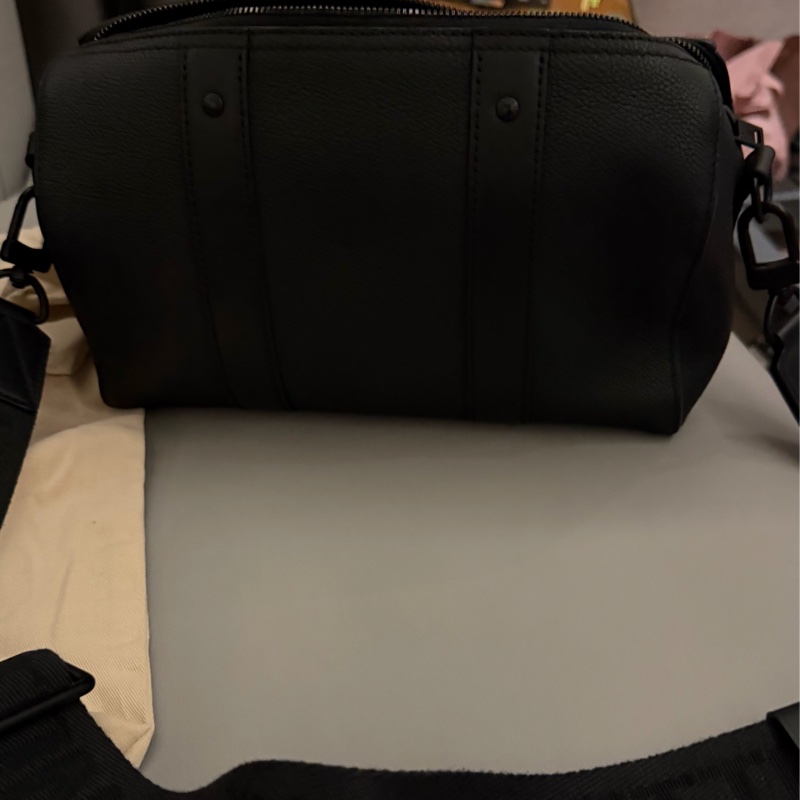 🉑議價✨LV男款黑色斜背包-4