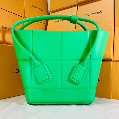 ‼️全台最甜 Bottega Veneta 菜籃子 BV 大編織橡膠包 手提包