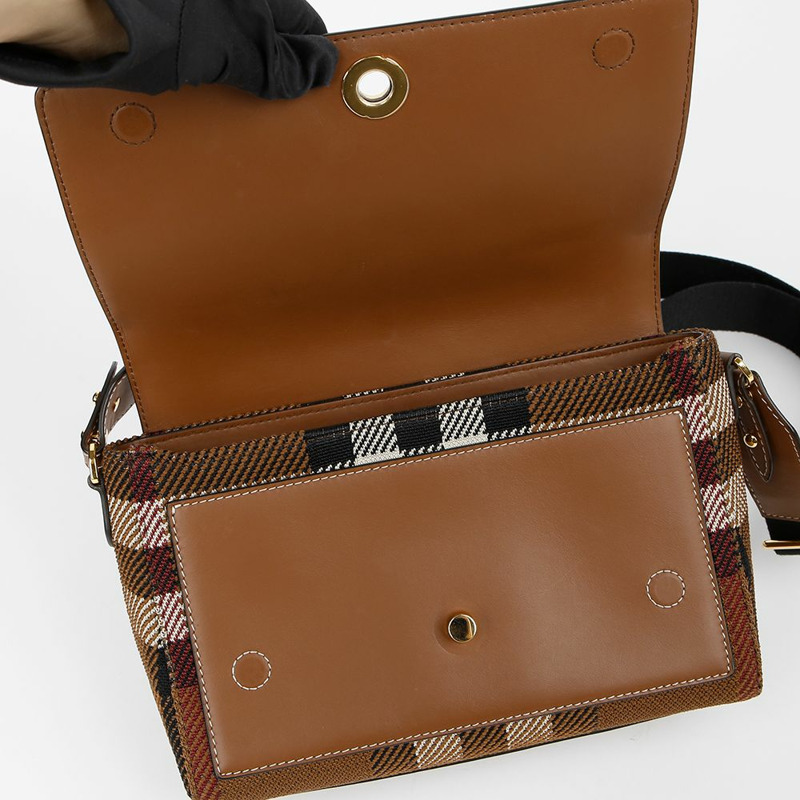 BURBERRY 誇張格紋肩斜背包 8049148-9