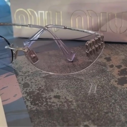 miumiu墨鏡-4