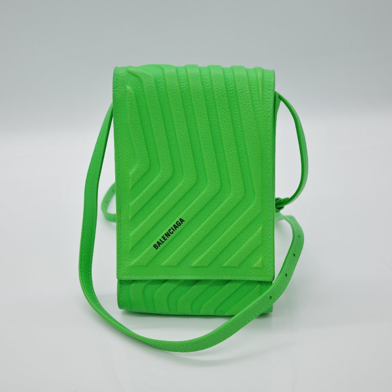 超稀有👀😍Balenciaga 巴黎世家 Leather Phone Pouch 綠色 牛皮 卡片手機包 肩背包-0
