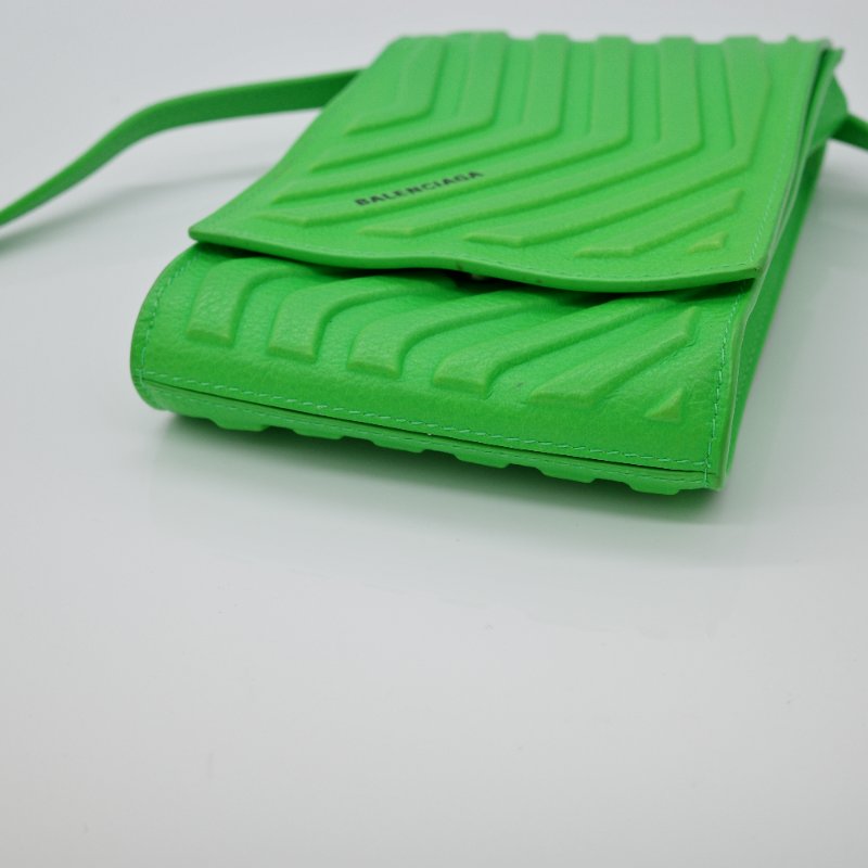 超稀有👀😍Balenciaga 巴黎世家 Leather Phone Pouch 綠色 牛皮 卡片手機包 肩背包-5