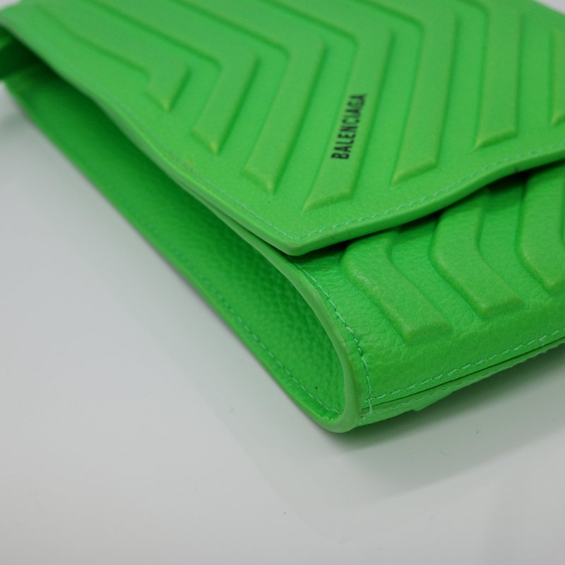 超稀有👀😍Balenciaga 巴黎世家 Leather Phone Pouch 綠色 牛皮 卡片手機包 肩背包-7