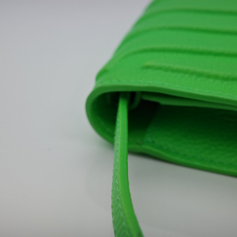 超稀有👀😍Balenciaga 巴黎世家 Leather Phone Pouch 綠色 牛皮 卡片手機包 肩背包-9