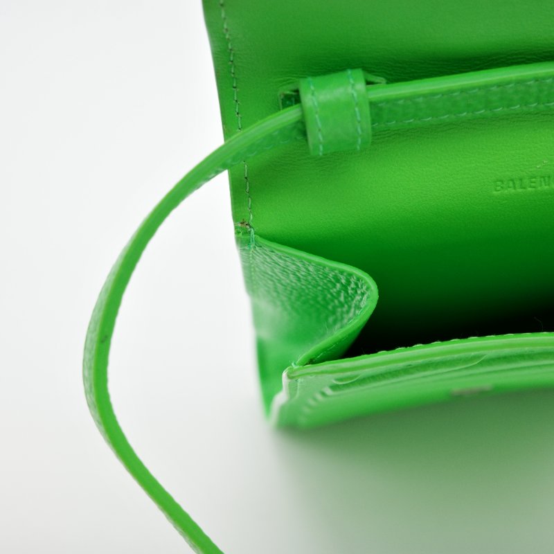 超稀有👀😍Balenciaga 巴黎世家 Leather Phone Pouch 綠色 牛皮 卡片手機包 肩背包-16