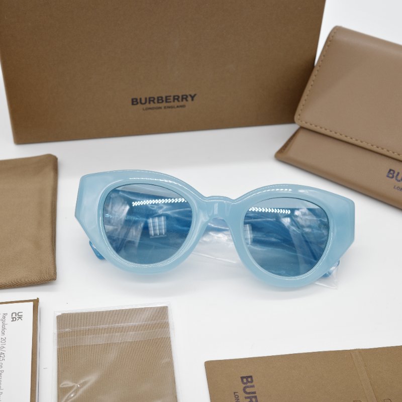 春夏必備 😎☀️Burberry 巴寶莉 BE4390 Meadow sunglasses 草甸藍 醋酸框架 太陽眼鏡 墨鏡-5
