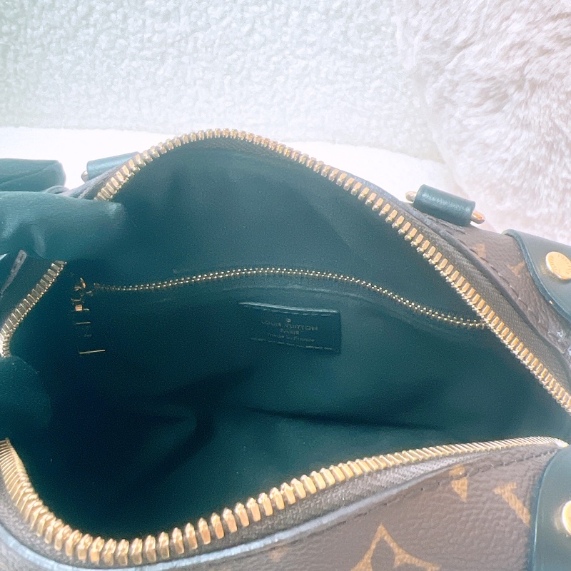 Lv petite malle souple 老花軟盒子-12