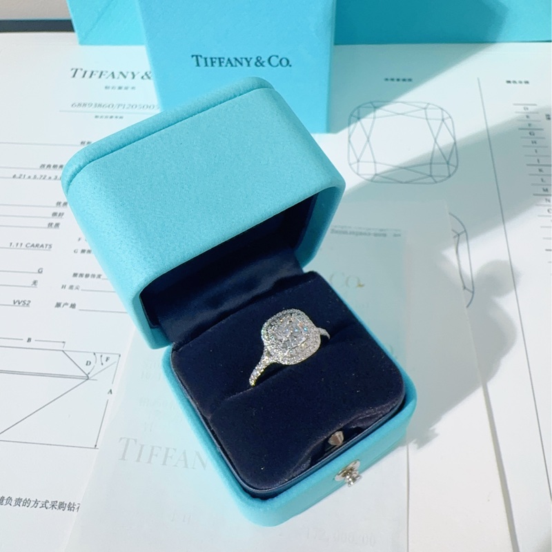 Tiffany蒂芙尼 Soleste系列 铂金镶钻枕形钻石戒指-3