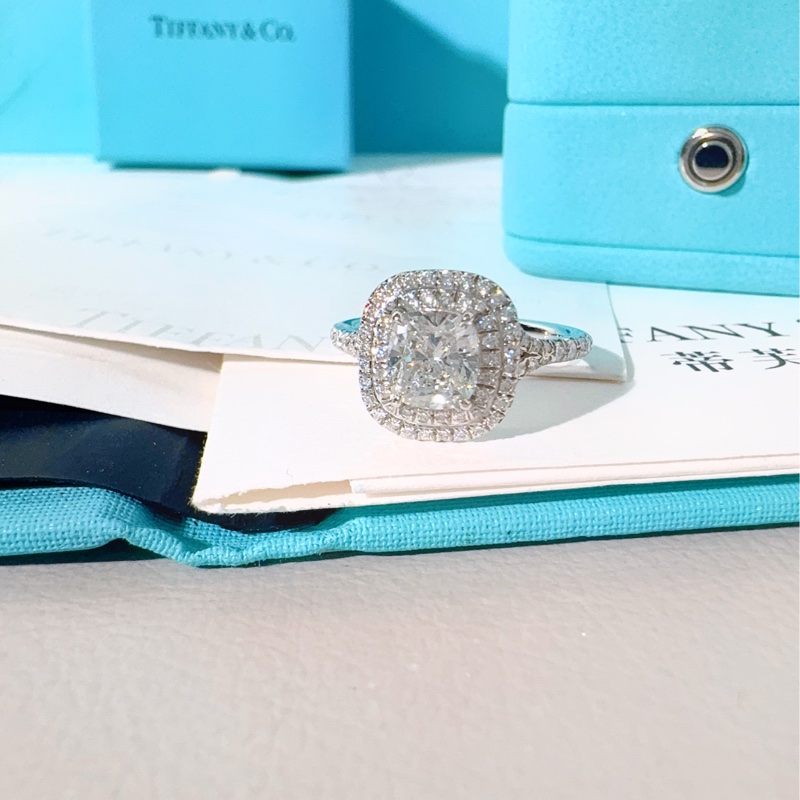 Tiffany蒂芙尼 Soleste系列 铂金镶钻枕形钻石戒指-6