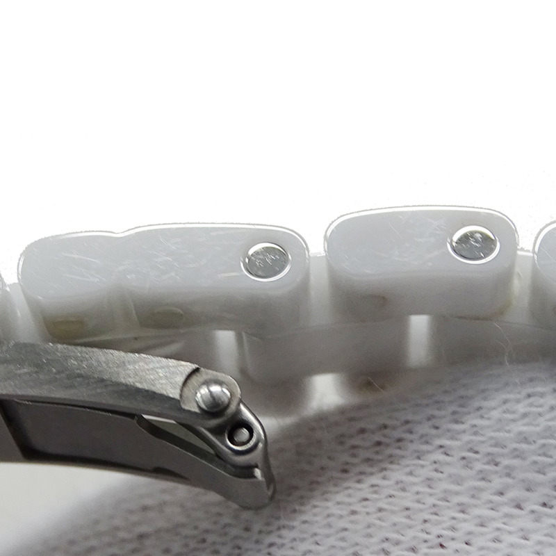 香奈兒女士 J12 8P 鑽石貝殼石英腕錶，不鏽鋼錶殼搭配白色陶瓷機芯 (H2570)，拋光款-12