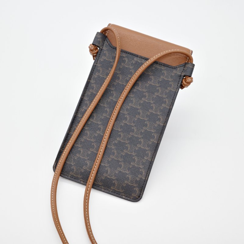 Celine 思琳 Triomphe 經典凱旋門印花 咖啡色  帆布 拼接小羊皮 斜背翻蓋 斜掛包 肩背包 小包手機包-1